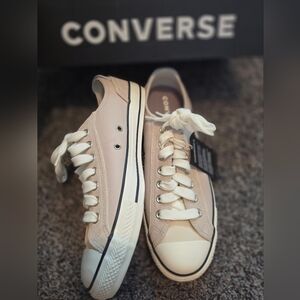 Converse Low Top Sneakers Men 9 Womens 11